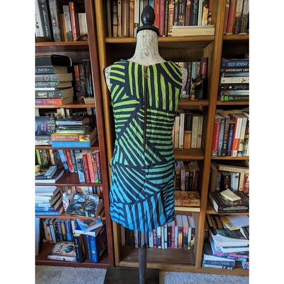 DESIGUAL Graphic Sheath Dress Lined Sleeveless Artsy Asian Appliqué Pocket SZ 38 - Picture 2 of 8